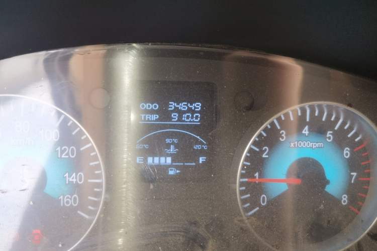 Used Jinbei Hiace X30 2023 1.5L Business-Style Passenger Van 5/6/7-Seater Non-Air-Conditioned Version SWC15M Odometer Close Up