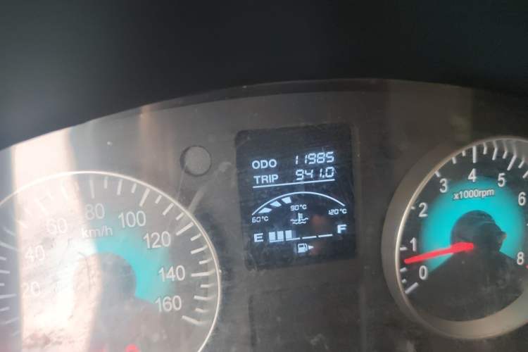 Used Jinbei Hiace X30 2023 1.5L Business-Style Passenger Van 5/6/7-Seater Non-Air-Conditioned Version SWC15M Odometer Close Up