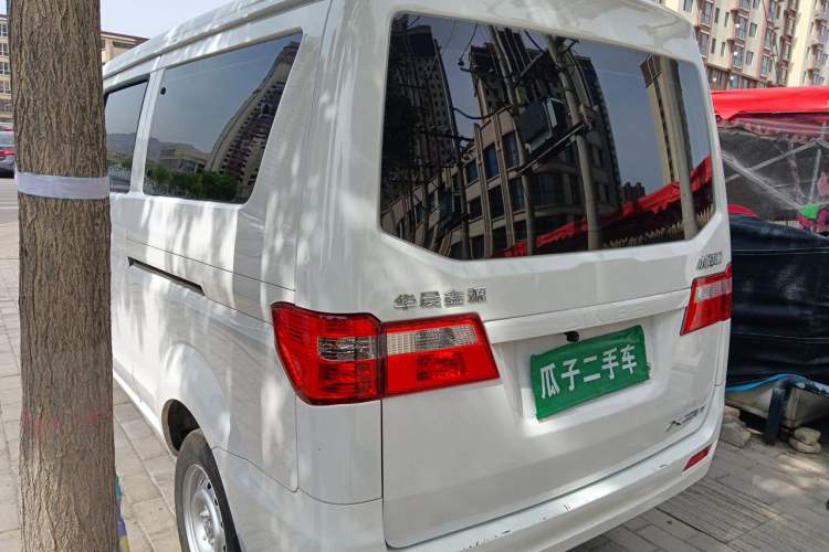 Used Jinbei Hiace X30 2023 1.5L Super-Comfortable Passenger Van 5/6/7-Seater Non-Air-Conditioned Version Model SWC15M Rear Left 45 Deg