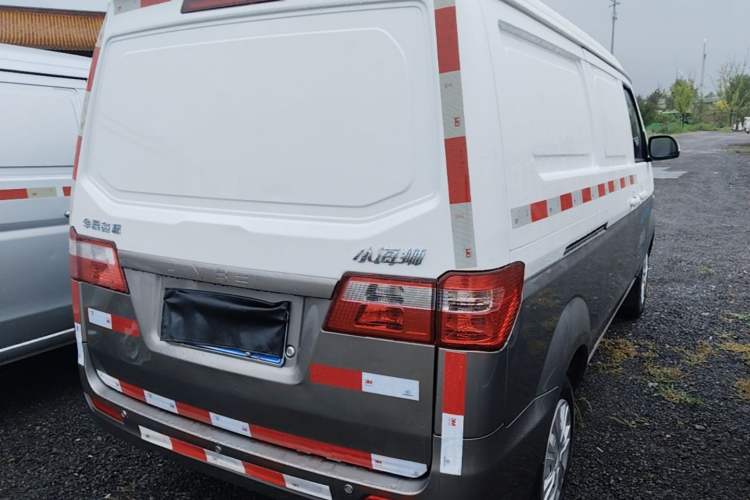 Used Jinbei Hiace X30 2023 1.5L Wealthy Van 2/5-Seater Non-Air-Conditioned Version SWC15M Rear Right 45 Deg