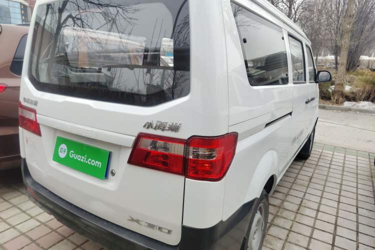Used Jinbei Hiace X30 2023 1.5L Super-Comfortable Passenger Van 5/6/7-Seater Non-Air-Conditioned Version Model SWC15M Rear Right 45 Deg