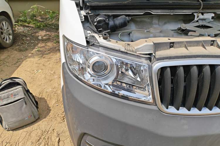 Used Jinbei Hiace X30 2023 1.5L Super-Enjoyment Van 2/5 Seats Non-Air-Conditioned Version SWC15M Right Front Headlight