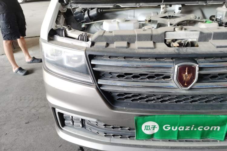 Used Jinbei Hiace X30 2023 1.5L Business-Style Van 2/5-Seater Air-Conditioned Version SWC15M Right Front Headlight