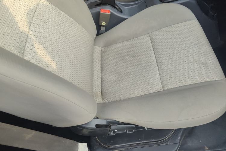 Used Jinbei Hiace X30 2023 1.5L Wealthy-Style Passenger Van 5/6/7-Seater Non-Air-Conditioned Version SWC15M Right Front Seat