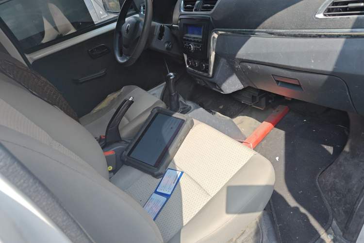 Used Jinbei Hiace X30 2023 1.5L Wealthy-Style Passenger Van 5/6/7-Seater Non-Air-Conditioned Version SWC15M Right Front Seat