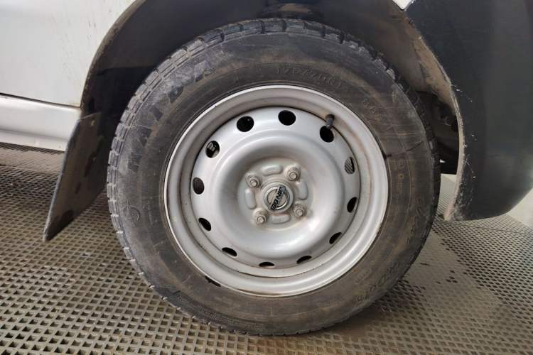 Used Jinbei Hiace X30 2023 1.5L Super-Enjoyment Van 2/5 Seats Non-Air-Conditioned Version SWC15M Right Front Wheel Hub