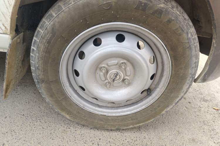 Used Jinbei Hiace X30 2023 1.5L Super-Enjoyment Van 2/5 Seats Non-Air-Conditioned Version SWC15M Right Front Wheel Hub