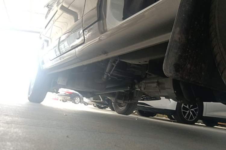 Used Jinbei Hiace X30 2023 1.5L Wealthy Van 2/5-Seater Non-Air-Conditioned Version SWC15M Right Side Sill