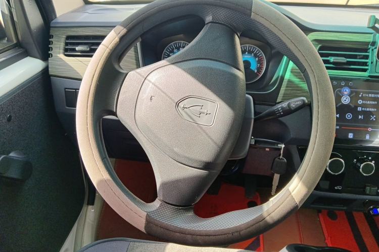 Used Jinbei Hiace X30 2023 1.5L Super-Comfortable Passenger Van 5/6/7-Seater Non-Air-Conditioned Version Model SWC15M Steering Wheel