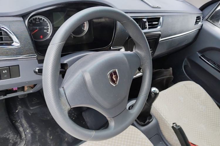 Used Jinbei Hiace X30 2023 1.5L Wealthy Van 2/5-Seater Non-Air-Conditioned Version SWC15M Steering Wheel