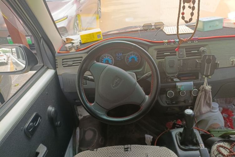 Used Jinbei Hiace X30 2023 1.5L Super-Comfortable Passenger Van 5/6/7-Seater Non-Air-Conditioned Version Model SWC15M Steering Wheel