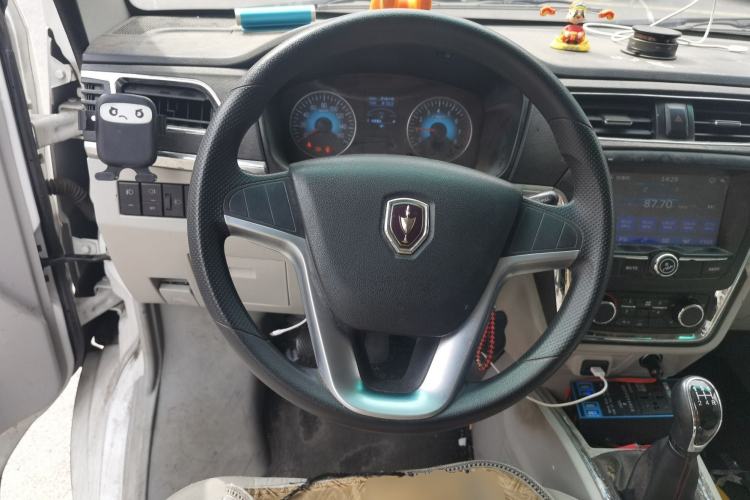 Used Jinbei Hiace X30 2023 1.5L Business-Style Passenger Van 5/6/7-Seater Non-Air-Conditioned Version SWC15M Steering Wheel