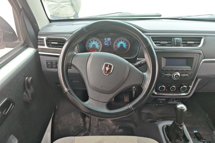 Used Jinbei Hiace X30 2023 1.5L Super-Comfortable Passenger Van 5/6/7-Seater Non-Air-Conditioned Version Model SWC15M Steering Wheel