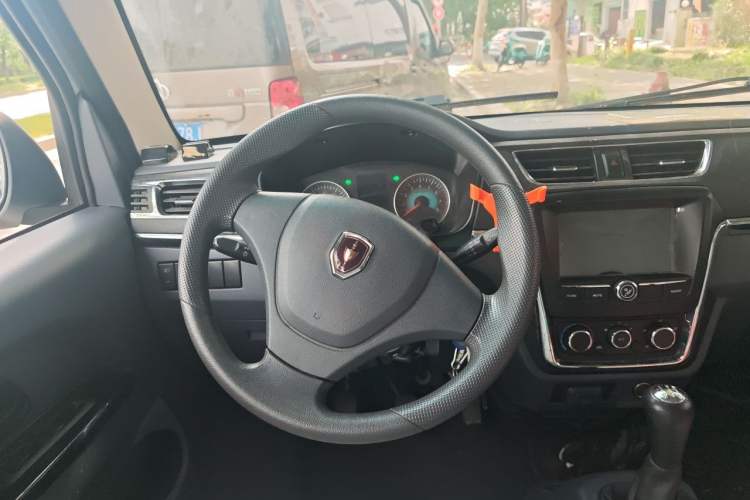 Used Jinbei Hiace X30 2023 1.5L Business-Style Passenger Van 5/6/7-Seater Non-Air-Conditioned Version SWC15M Steering Wheel