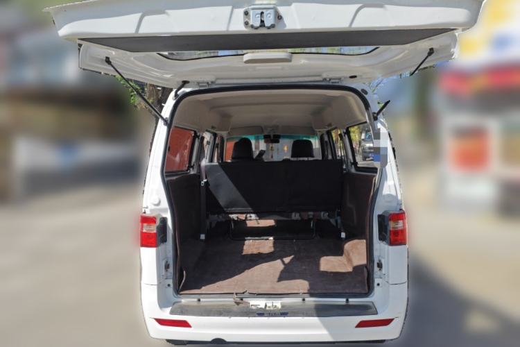 Used Jinbei Hiace X30 2023 1.5L Super-Comfortable Passenger Van 5/6/7-Seater Non-Air-Conditioned Version Model SWC15M Trunk