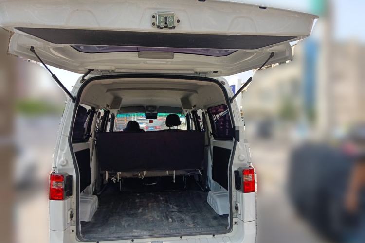 Used Jinbei Hiace X30 2023 1.5L Super-Comfortable Passenger Van 5/6/7-Seater Non-Air-Conditioned Version Model SWC15M Trunk