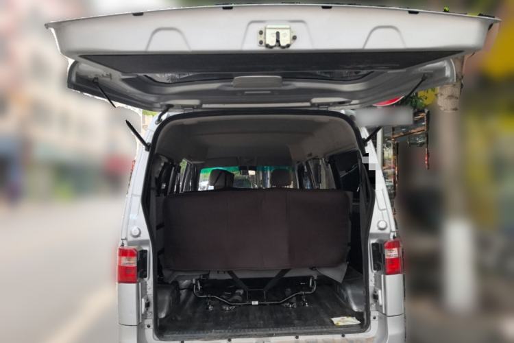 Used Jinbei Hiace X30 2023 1.5L Super-Comfortable Passenger Van 5/6/7-Seater Non-Air-Conditioned Version Model SWC15M Trunk