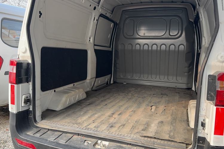 Used Jinbei Hiace X30 2023 1.5L Super-Enjoyment Van 2/5 Seats Non-Air-Conditioned Version SWC15M Trunk