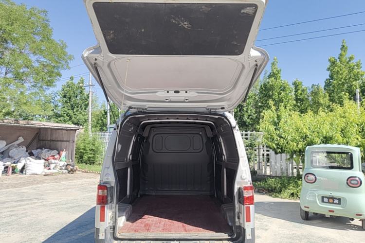 Used Jinbei Hiace X30 2023 1.5L Super-Enjoyment Van 2/5 Seats Non-Air-Conditioned Version SWC15M Trunk