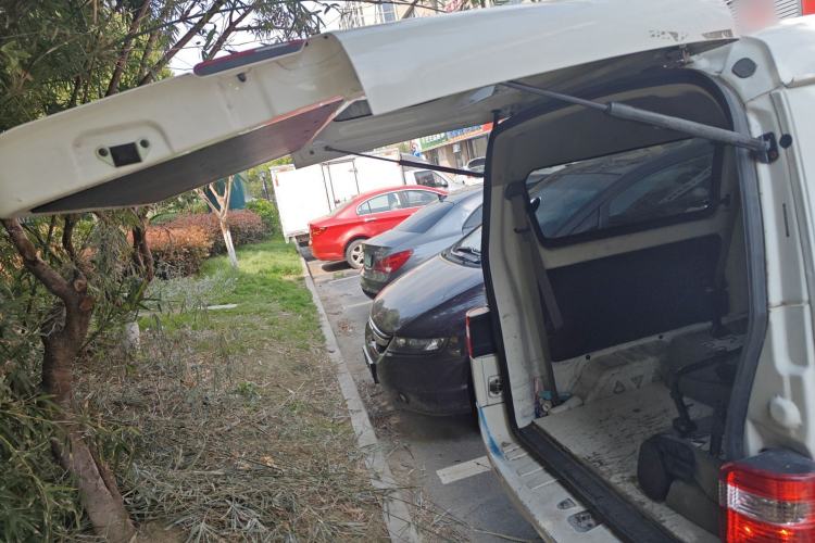 Used Jinbei Hiace X30 2023 1.5L Wealthy-Style Passenger Van 5/6/7-Seater Non-Air-Conditioned Version SWC15M Trunk