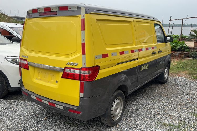 Used Jinbei Hiace X30 2023 1.5L Super-Enjoyment Van 2/5 Seats Non-Air-Conditioned Version SWC15M Exterior 3