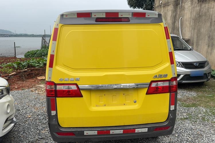 Used Jinbei Hiace X30 2023 1.5L Super-Enjoyment Van 2/5 Seats Non-Air-Conditioned Version SWC15M Exterior 4