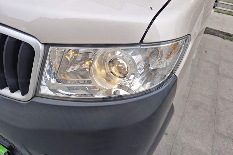 Used Jinbei Hiace X30 2023 1.5L Super-Enjoyment Van 2/5 Seats Non-Air-Conditioned Version SWC15M Left Front Headlight