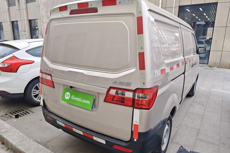 Used Jinbei Hiace X30 2023 1.5L Super-Enjoyment Van 2/5 Seats Non-Air-Conditioned Version SWC15M Rear Right 45 Deg