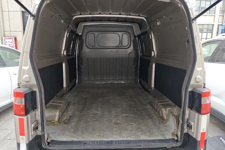 Used Jinbei Hiace X30 2023 1.5L Super-Enjoyment Van 2/5 Seats Non-Air-Conditioned Version SWC15M Trunk