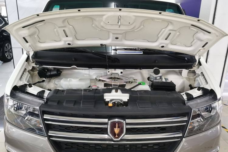Used Jinbei Hiace X30 2024 1.5L Wealthy-Style Passenger Van 5/6/7 Seater Engine Bay