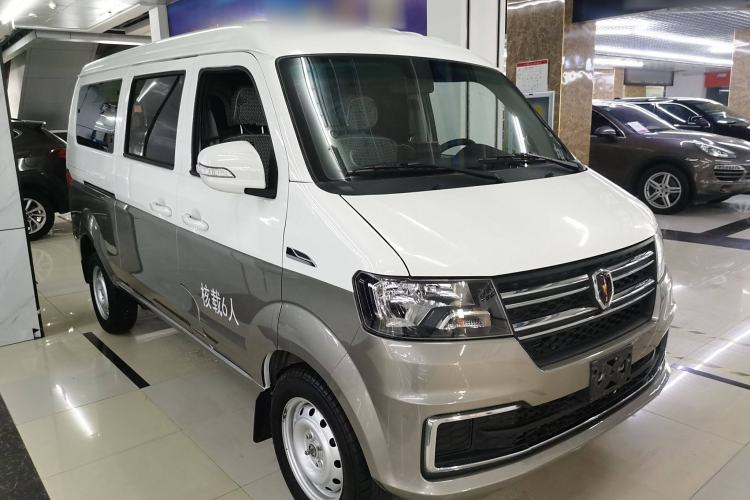 Used Jinbei Hiace X30 2024 1.5L Wealthy-Style Passenger Van 5/6/7 Seater Exterior 2