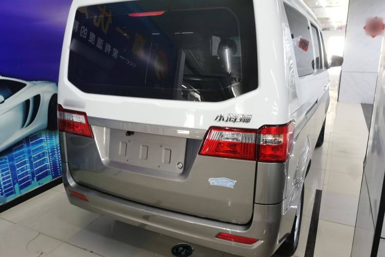 Used Jinbei Hiace X30 2024 1.5L Wealthy-Style Passenger Van 5/6/7 Seater Exterior 5