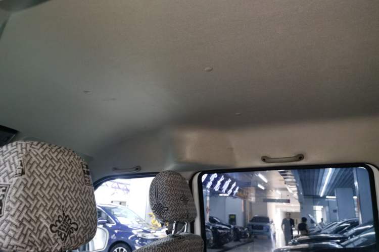 Used Jinbei Hiace X30 2024 1.5L Wealthy-Style Passenger Van 5/6/7 Seater Headliner