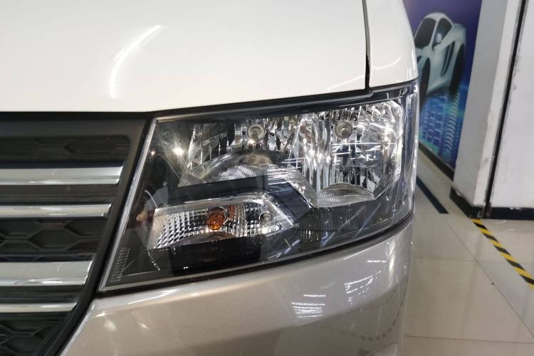 Used Jinbei Hiace X30 2024 1.5L Wealthy-Style Passenger Van 5/6/7 Seater Left Front Headlight