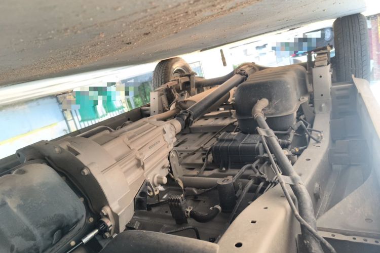 Used Jinbei Hiace X30 2024 1.5L Champion Edition Passenger Vehicle 5/6/7 Seats Chassis Front Right