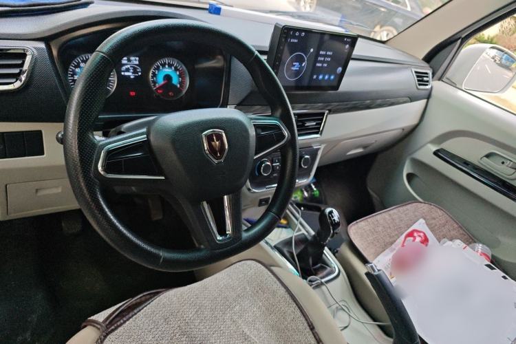Used Jinbei Hiace X30 2024 1.5L Wealthy Van Model 2/5 Seats with Front-Mounted Air Conditioning Center Console