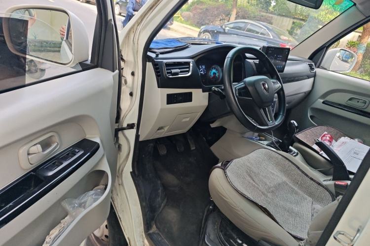 Used Jinbei Hiace X30 2024 1.5L Wealthy Van Model 2/5 Seats with Front-Mounted Air Conditioning Driver Seat