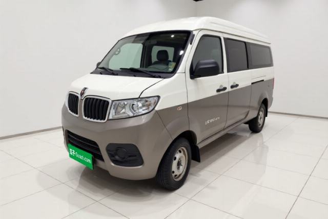 Używany Jinbei Hiace X30 2024 1.5L Champion Edition Passenger Vehicle 5/6/7 Seats