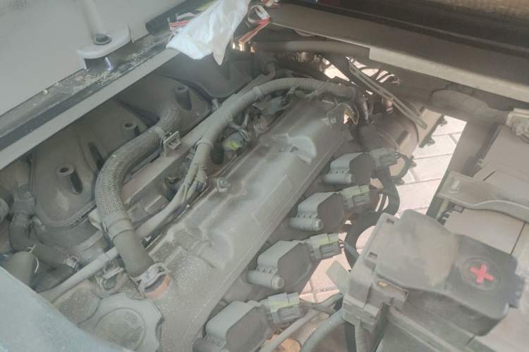 Used Jinbei Hiace X30 2024 1.5L Wealthy Van Model 2/5 Seats Engine Bay