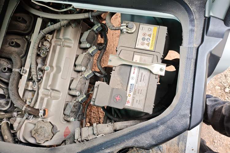 Used Jinbei Hiace X30 2024 1.5L Wealthy-Style Passenger Van 5/6/7 Seater Engine Bay Left