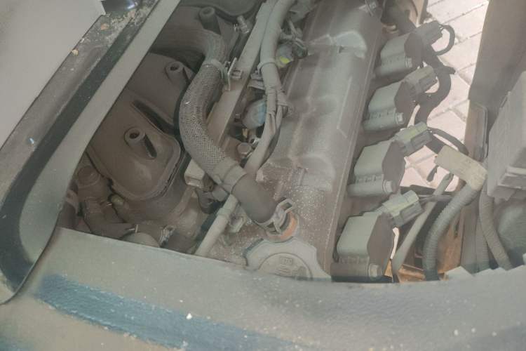 Used Jinbei Hiace X30 2024 1.5L Wealthy Van Model 2/5 Seats Engine Bay Right