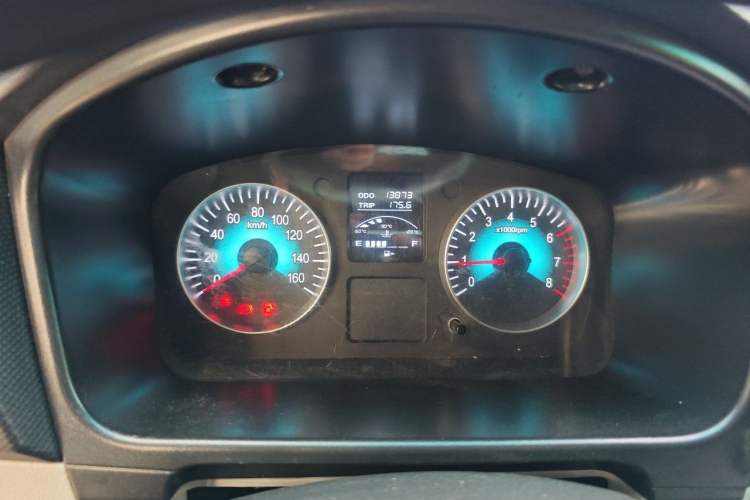 Used Jinbei Hiace X30 2024 1.5L Wealthy Van Model 2/5 Seats with Front-Mounted Air Conditioning Instrument Cluster