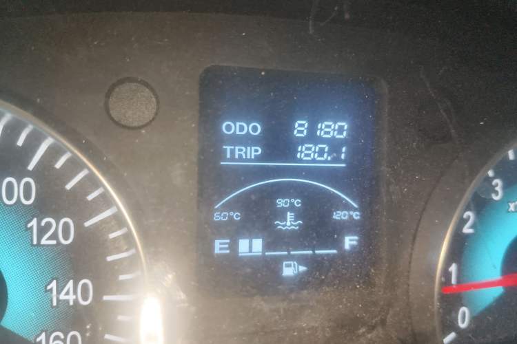 Used Jinbei Hiace X30 2024 1.5L Wealthy-Style Passenger Van 5/6/7 Seater Odometer Close Up