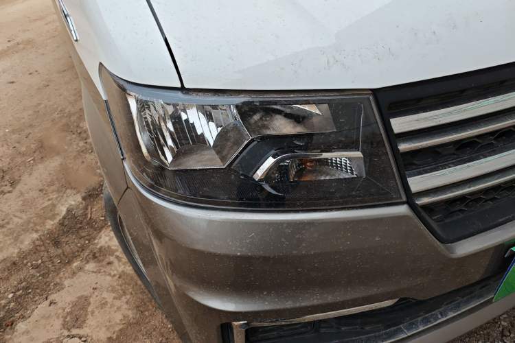 Used Jinbei Hiace X30 2024 1.5L Wealthy-Style Passenger Van 5/6/7 Seater Right Front Headlight