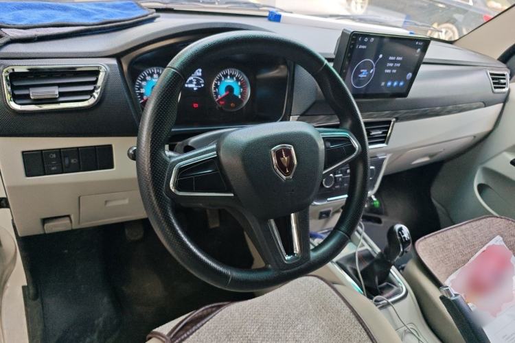Used Jinbei Hiace X30 2024 1.5L Wealthy Van Model 2/5 Seats with Front-Mounted Air Conditioning Steering Wheel
