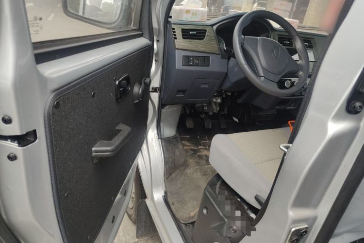 Used Jinbei Hiace X30 2024 1.5L Champion Edition Passenger Vehicle 5/6/7 Seats Driver Seat