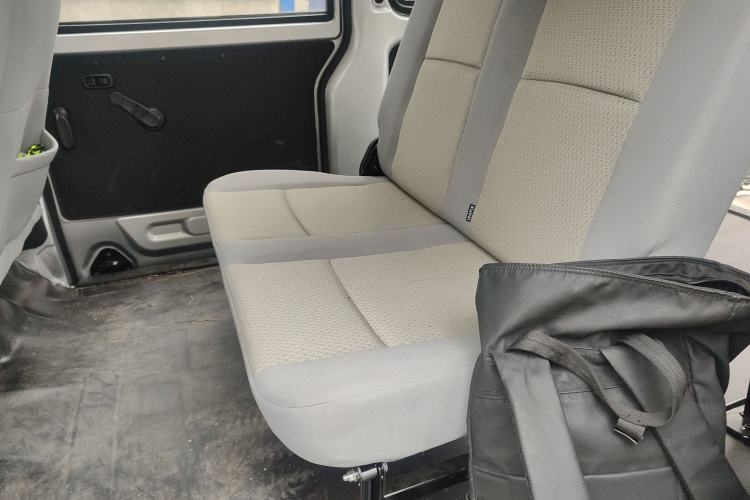 Used Jinbei Hiace X30 2024 1.5L Champion Edition Passenger Vehicle 5/6/7 Seats Left Rear Seat