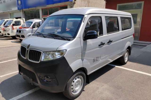 Used Jinbei Hiace X30 2024 1.5L Wealthy-Style Passenger Van 5/6/7 Seater