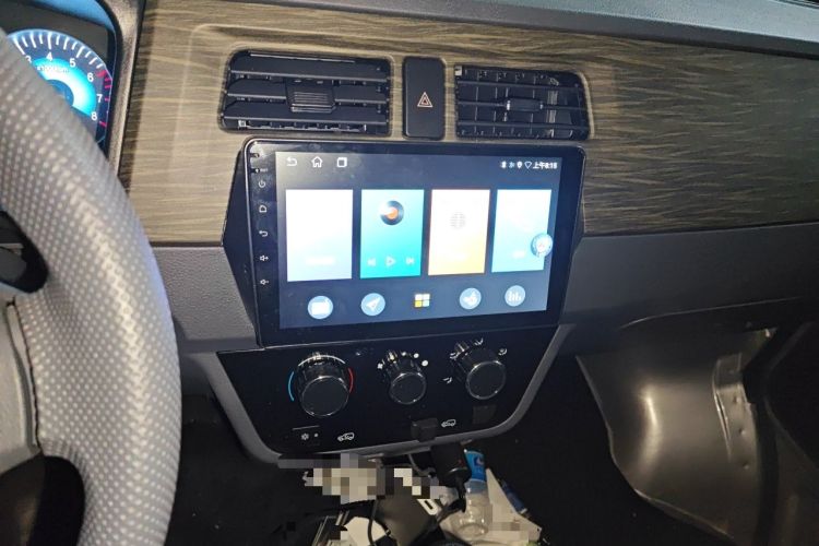 Used Jinbei Hiace X30 2024 1.5L Champion Edition Passenger Vehicle 5/6/7 Seats Audio And AC Panel