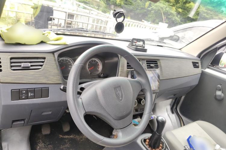 Used Jinbei Hiace X30 2024 1.5L Champion Van 2/5 Seats Center Console